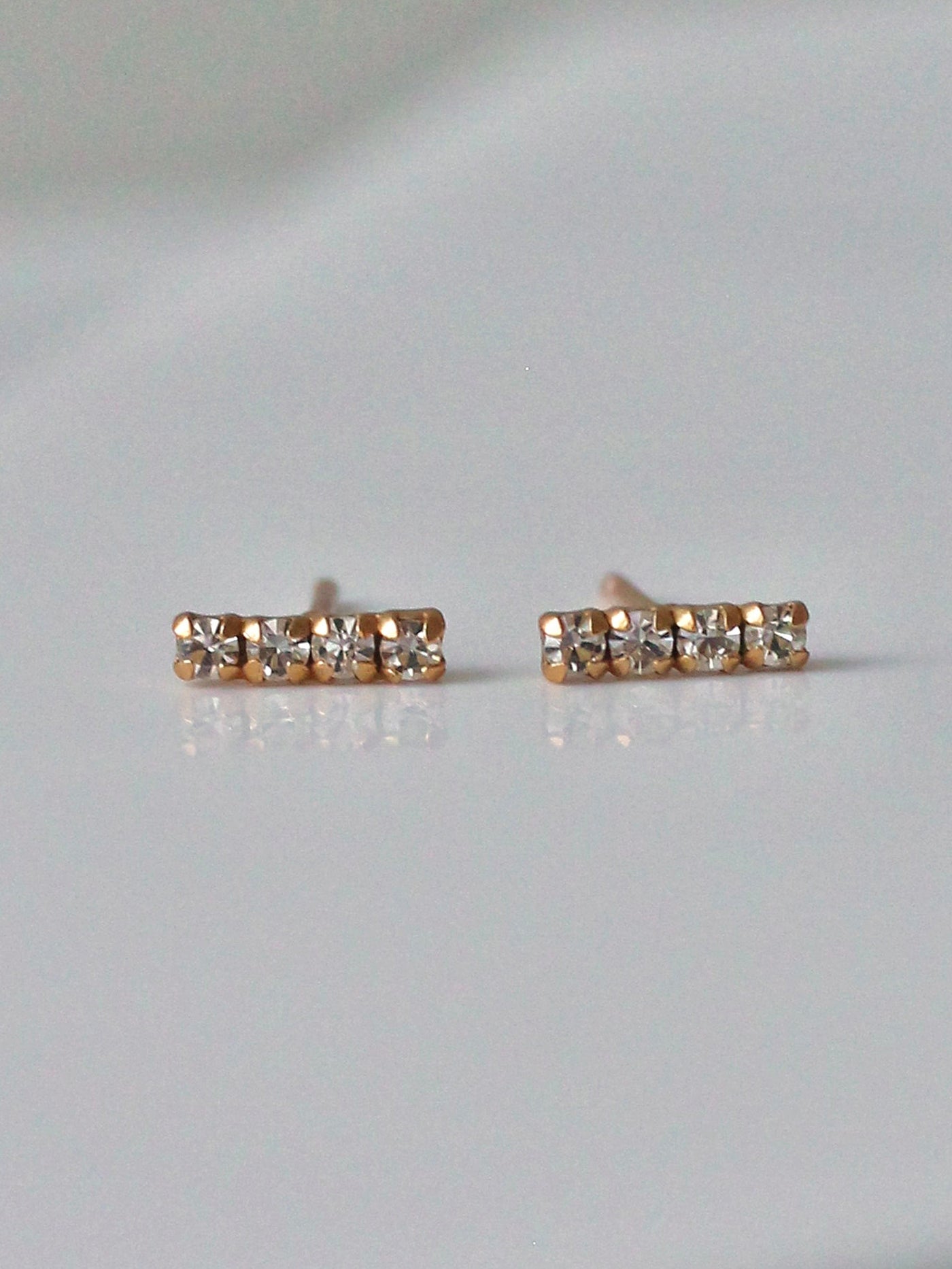 Mini bar studs