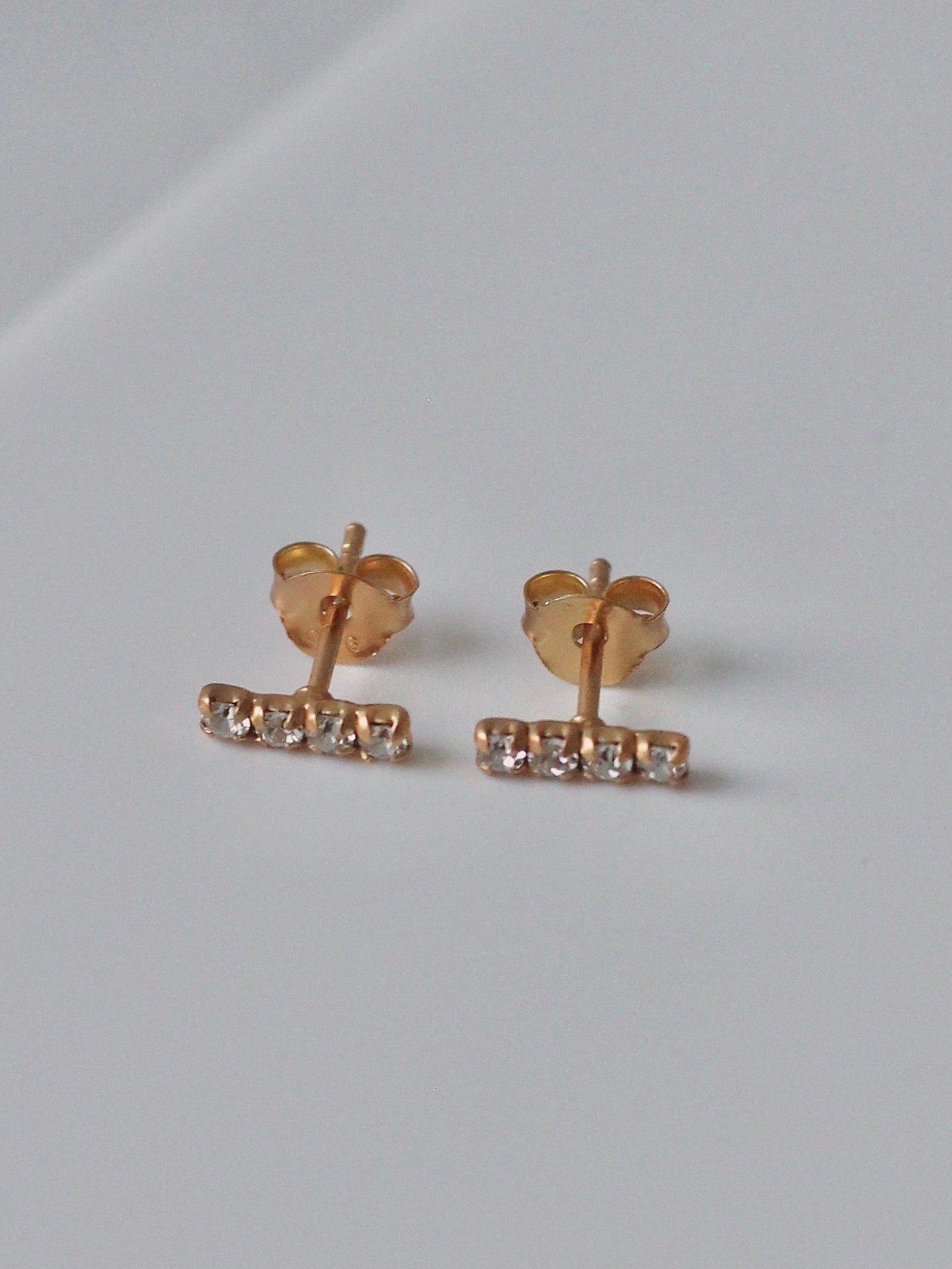Mini bar studs