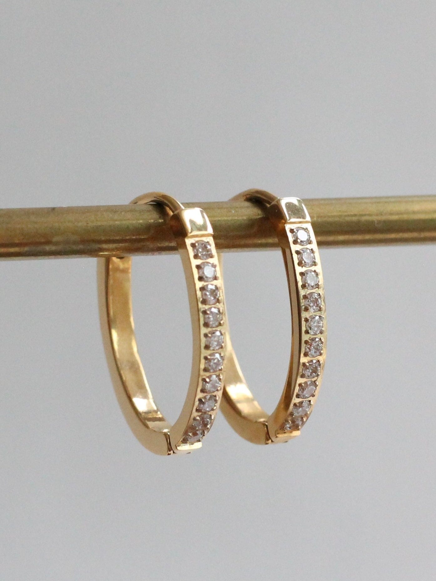 Pave hoops