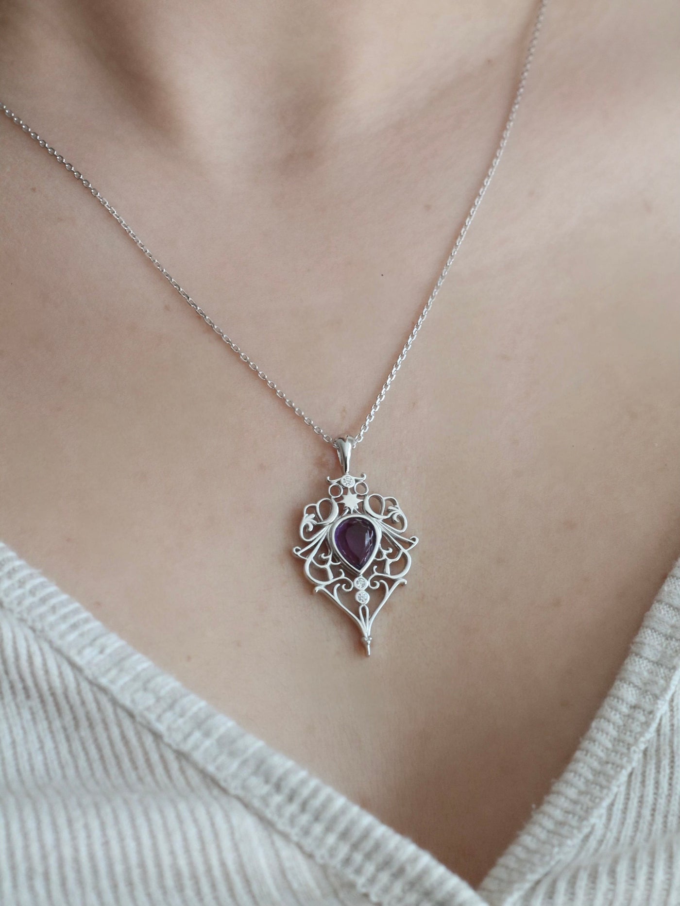 Faeheart pendant necklace