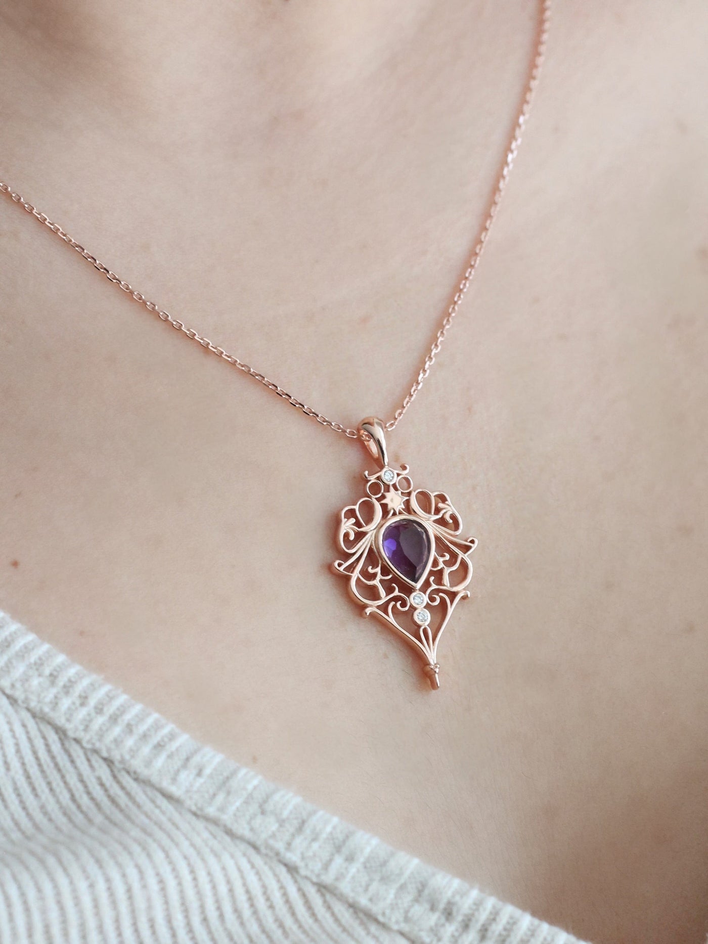 Faeheart pendant necklace