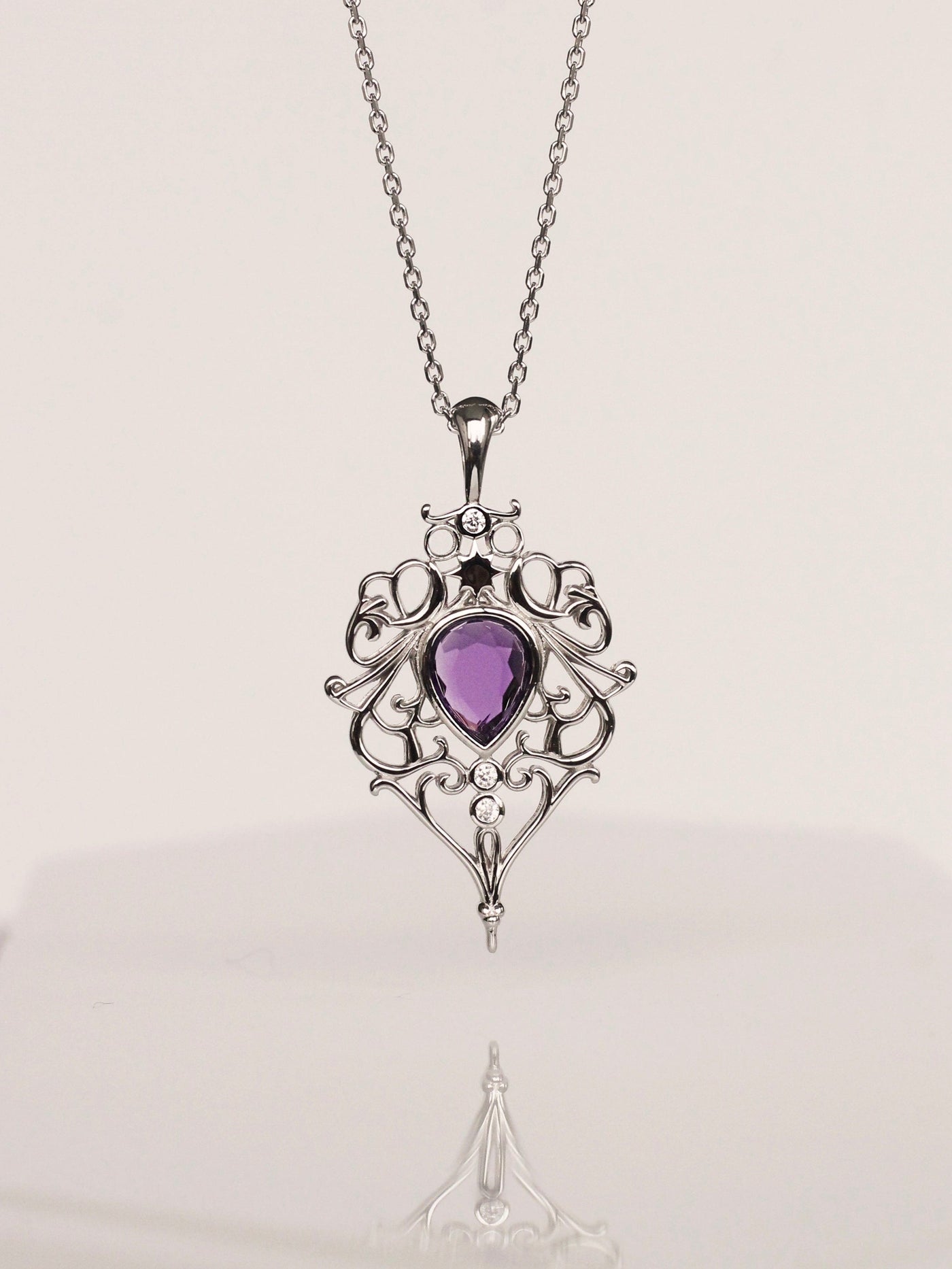 Faeheart pendant necklace