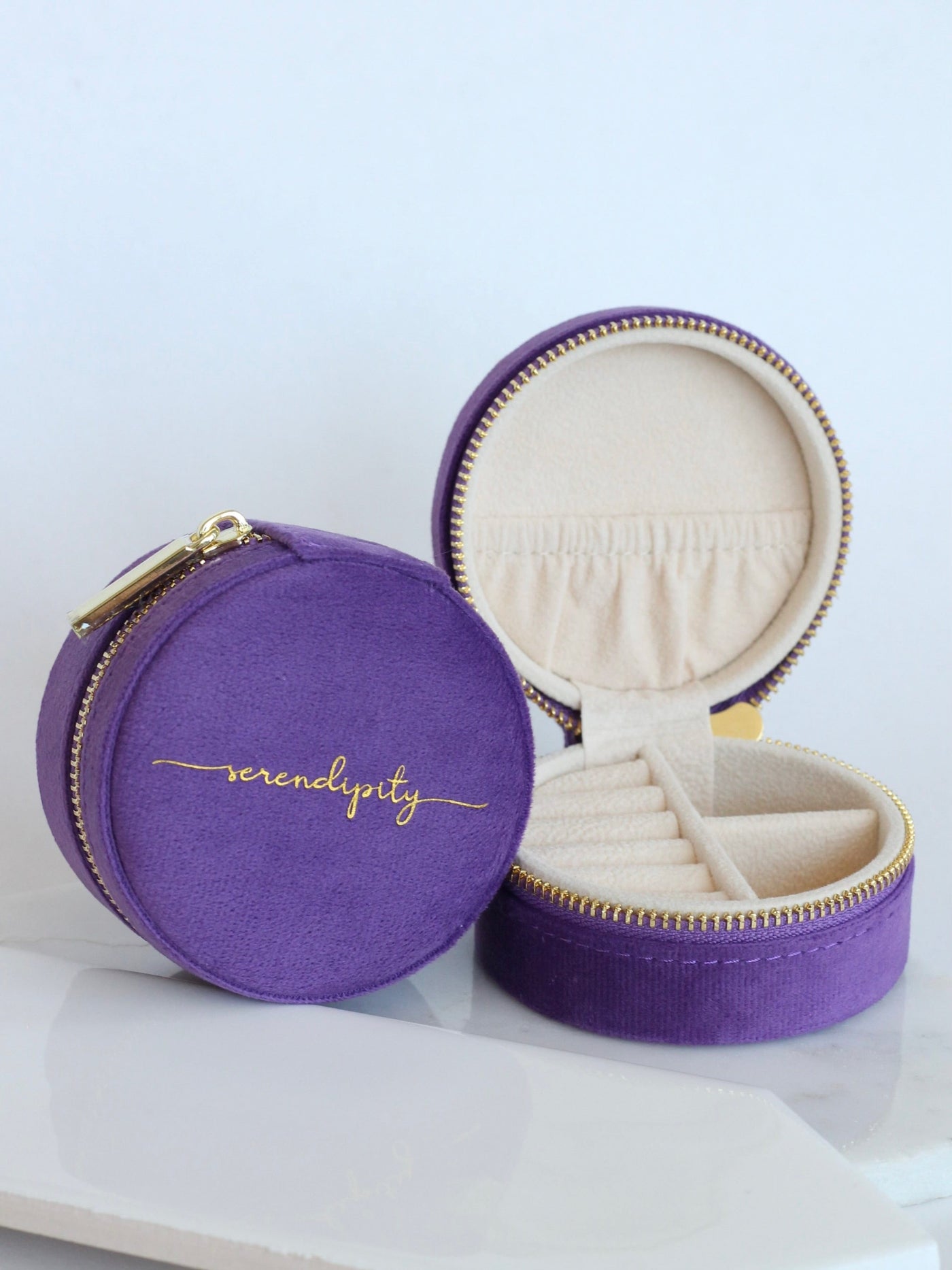 Travel jewelry case