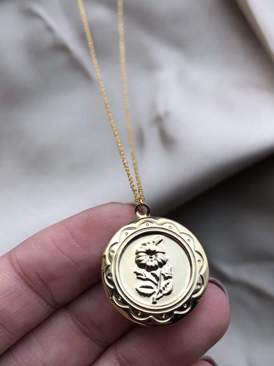 Flower locket necklace