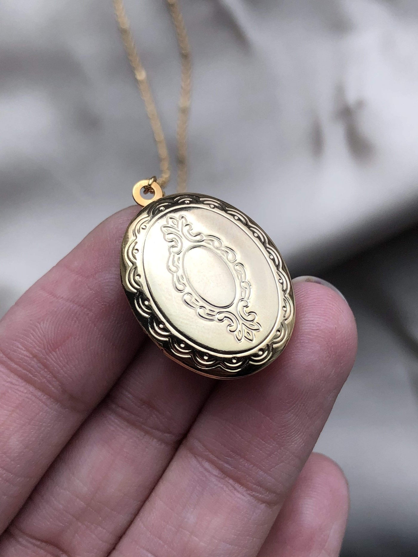 Locket necklace