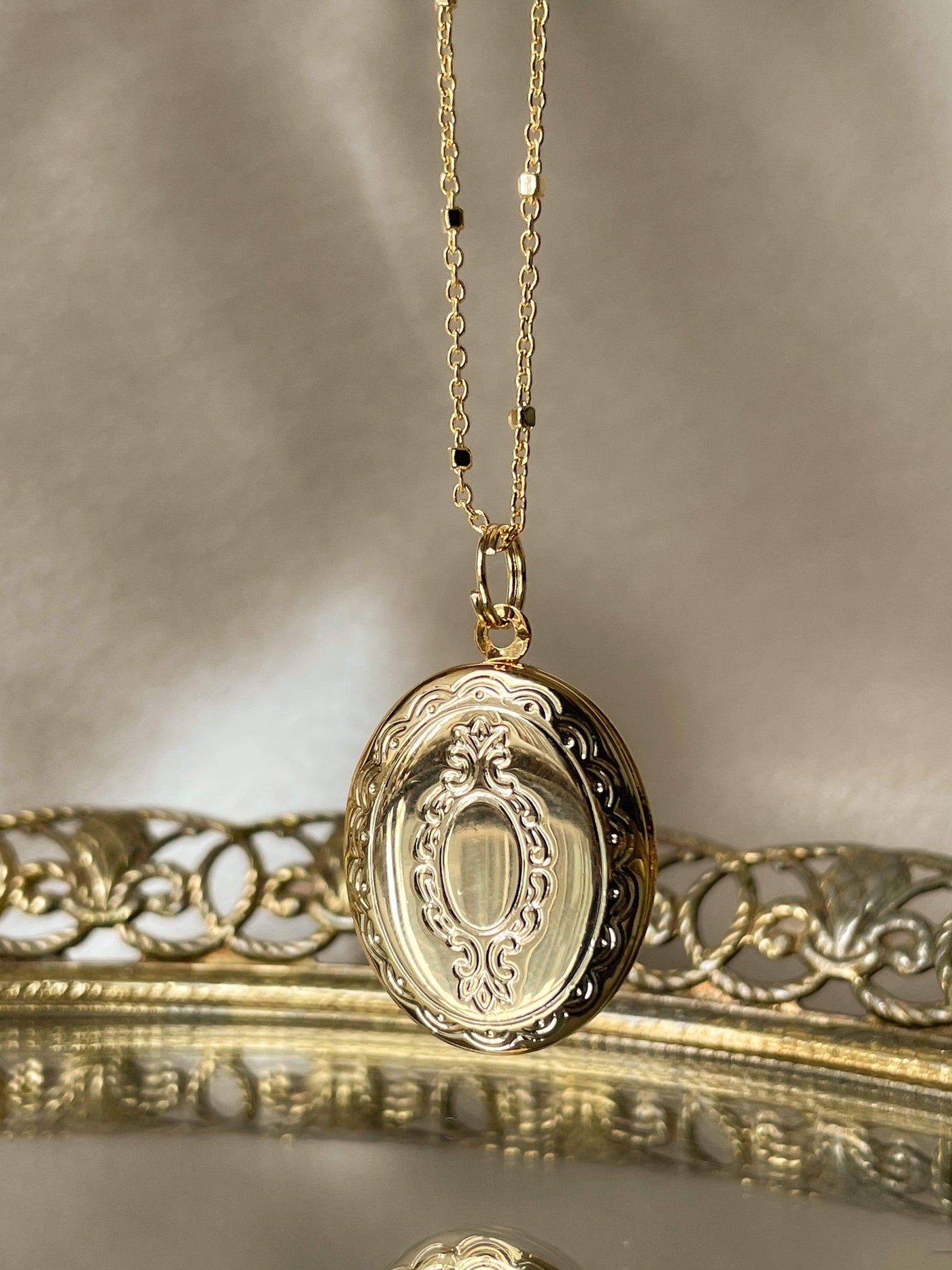 Locket necklace