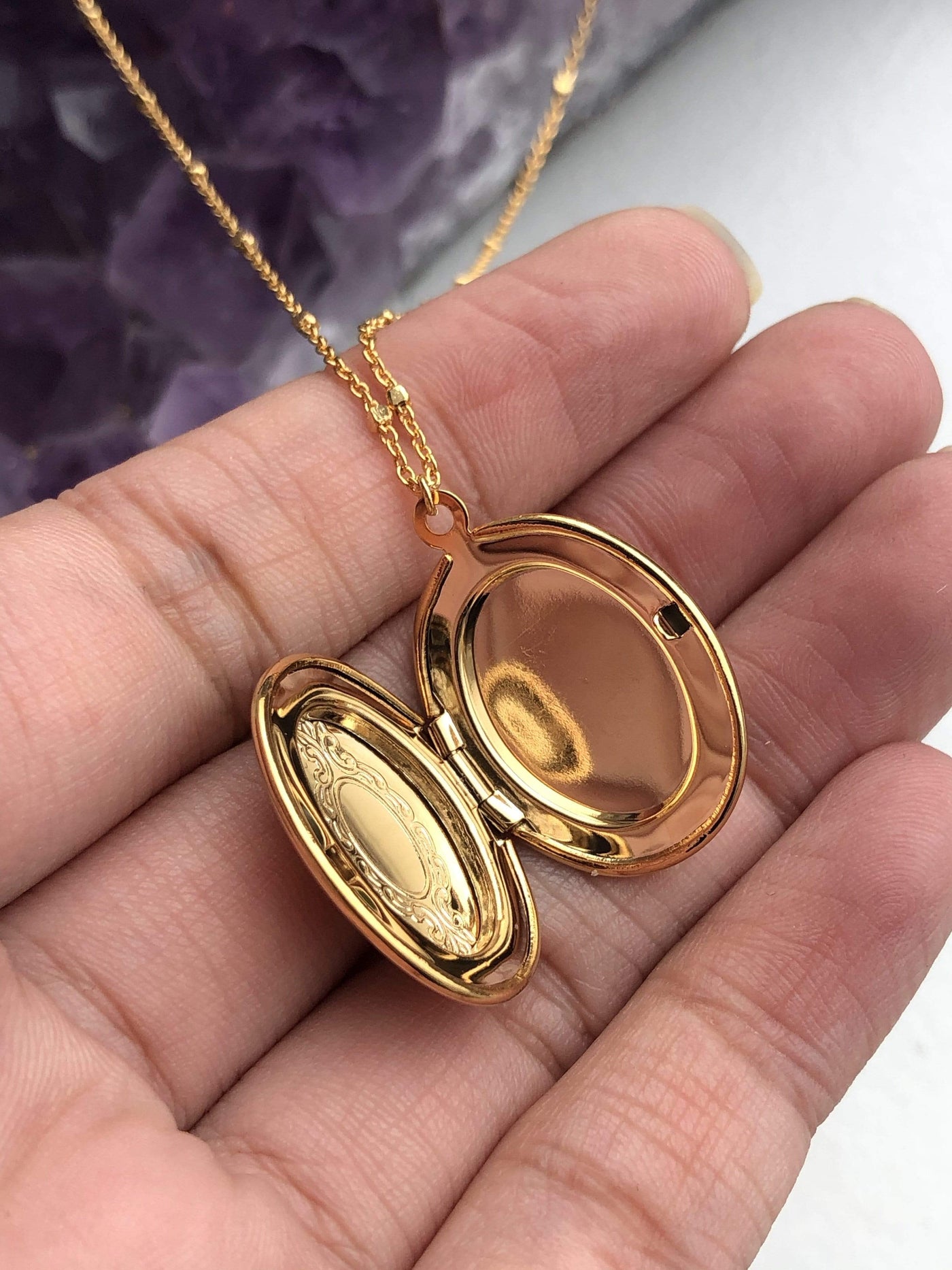Locket necklace